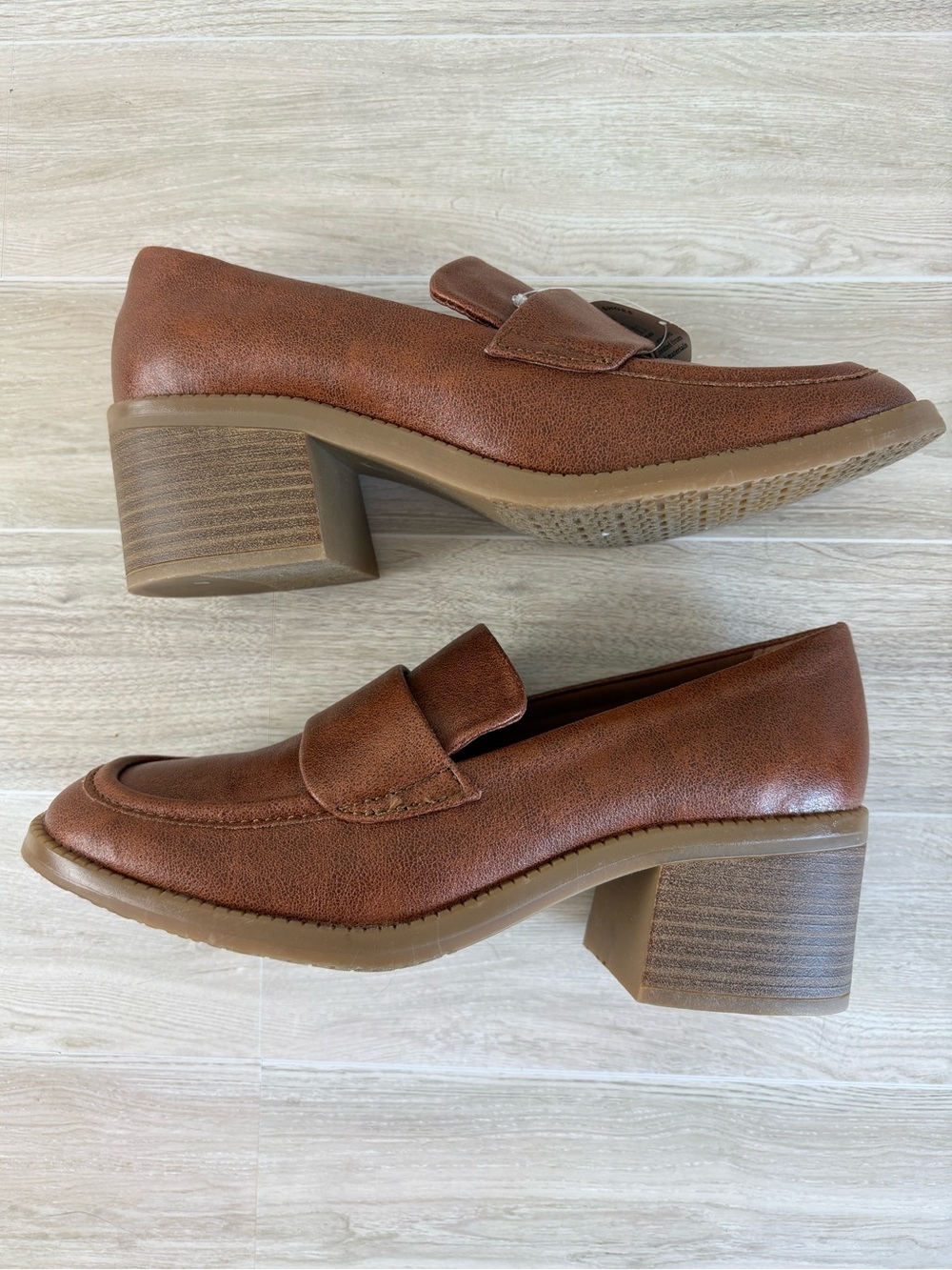 Baretraps Women's Accord Penny Loafers Auburn Chunky Heel Size 8M EUC Comfort - Picture 8 of 9